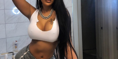 Laura from malta I am laura from malta i give full body massage morroco steam