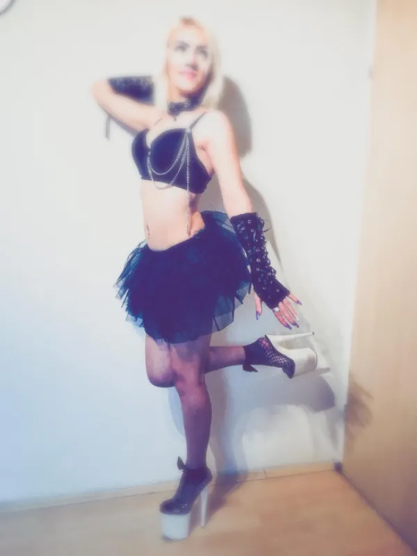 Lolita Avatar Bg