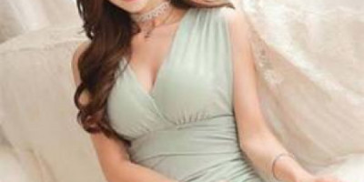 Nice girl working today My name is yoyo form japan welcome enjoy massage I will look