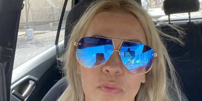 Rubia madura recién yegado ala isla nueva