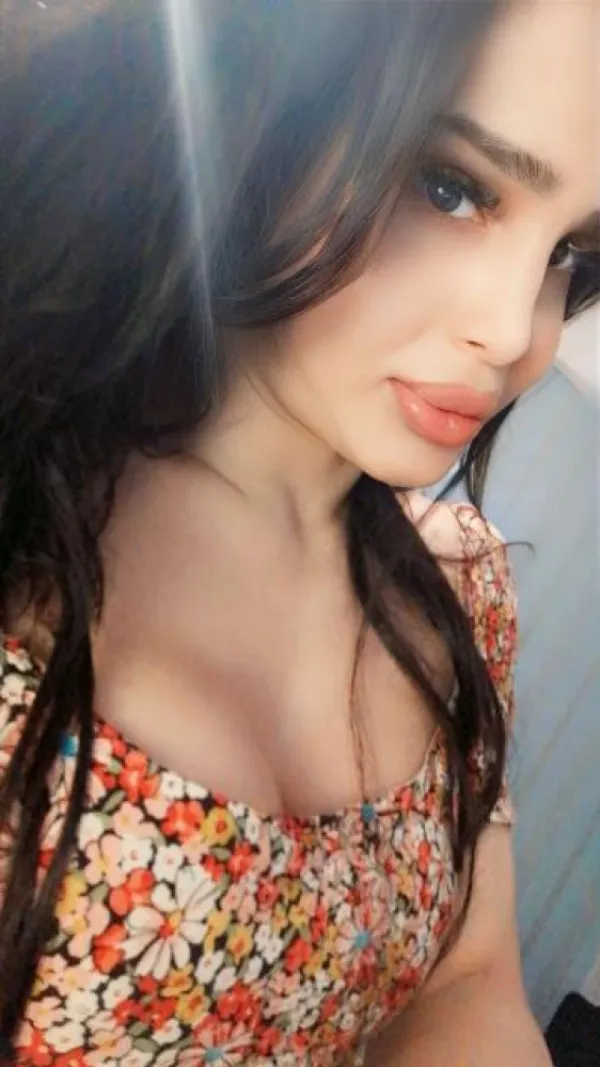 LEYLA Avatar Bg