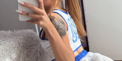 Hi Im Isabella Attentive passionate and charismatic. I welcome men women and couples offer