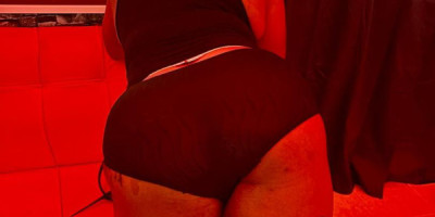 Ta bonne baiseuse professionnelle qui te baise avec amour