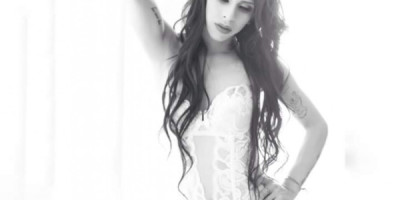 Hermosa jovencita sensual Lindo cuerpo figura femenina fotos 100 reales más atracti