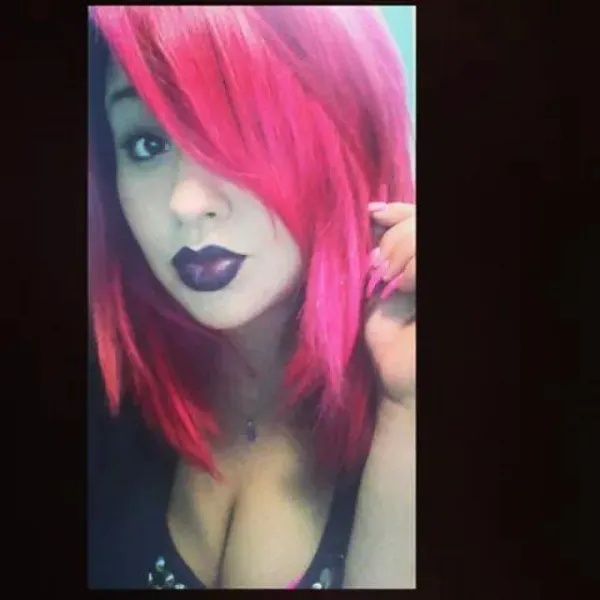 Bruna Avatar Bg