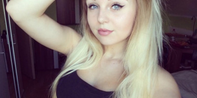 Come Hangout With Hillary Hello Gentleman this is Hillary. I'm a local 18 year old bl