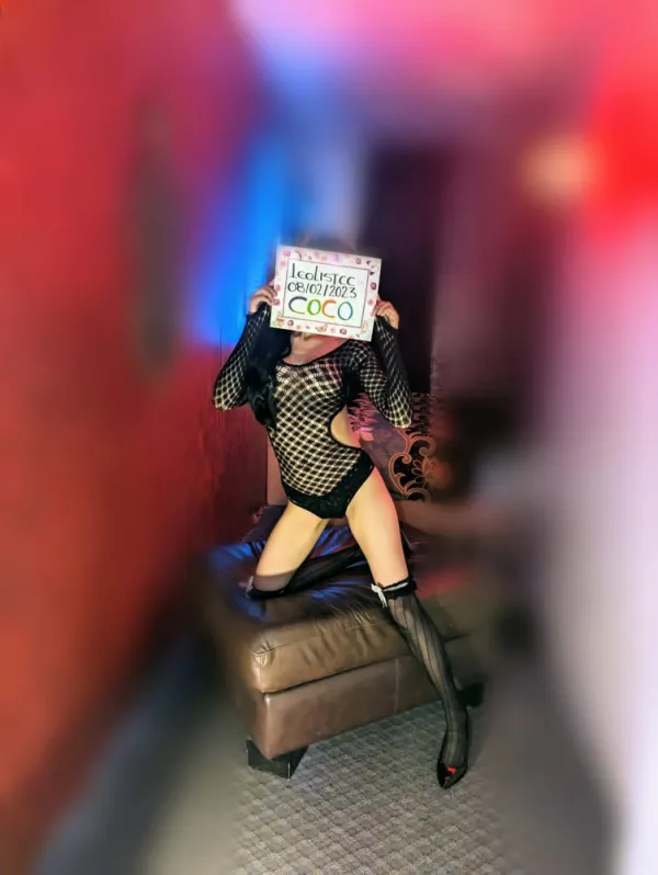 Latina Avatar Bg