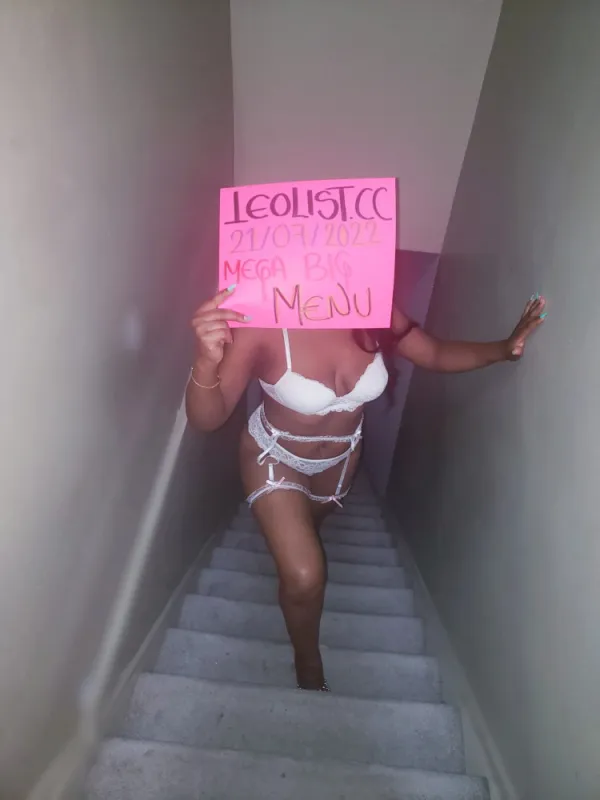 Latina Avatar Bg