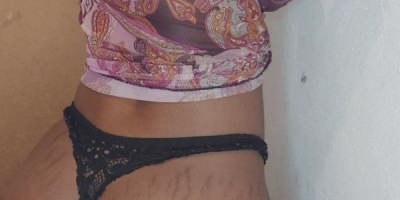 Carine une douce et séduisante maîtresse haut de gamme dans Queens escorte agency