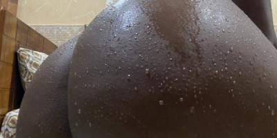 Viens baiser mon cul chéri jai hâte de te faire plaisir