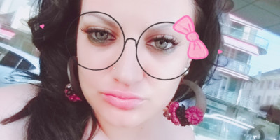 Novedad morena explosiba Hola soy morena con ojos azules blanquita de piel...por prim