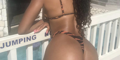 Nyny sensuelle et coquine Douce Nyny belle femme africaine vous présente ces séances