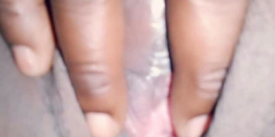 Je suis une fille bi tout terrain Bébé viens te faire plaisir avec une fille bi viens réali