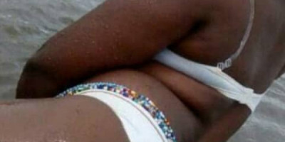 Jeune fille bi de 23 ans très bonne suceuse