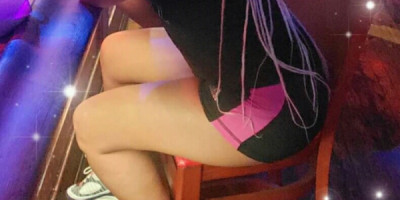 Salut je vous présente mon service unique! Laisse moi être toi fille