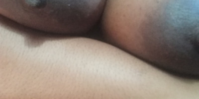 Ta grosse poitrine au vagin justeux et cochonne