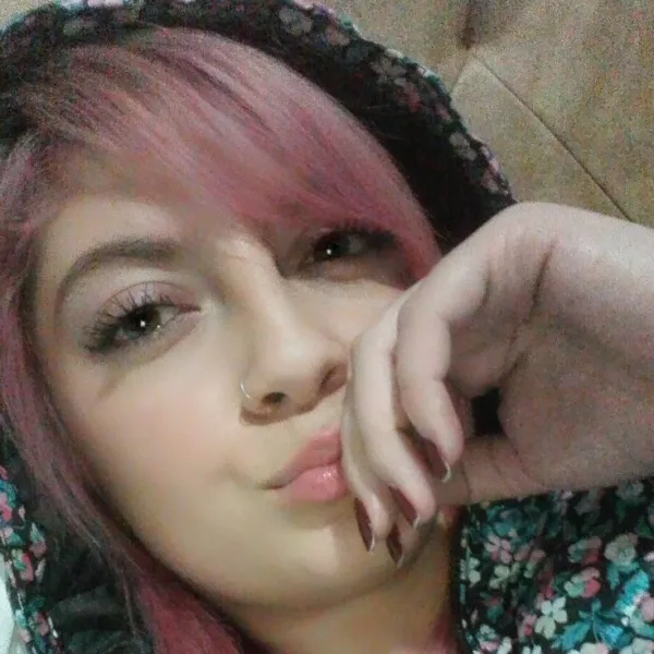Isabella Avatar Bg