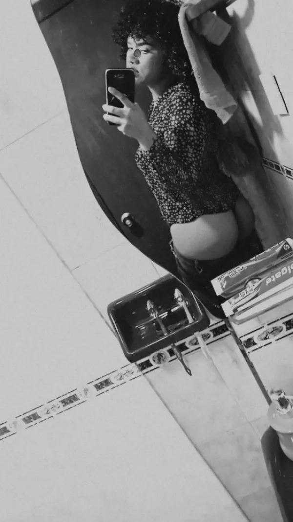 Fiorella Avatar Bg