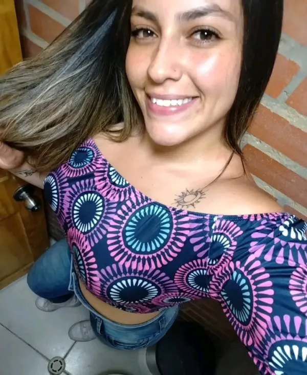 Sara Vera Avatar Bg