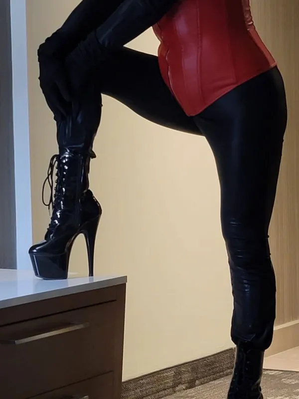 Mistress Pamela Profesion Avatar Bg