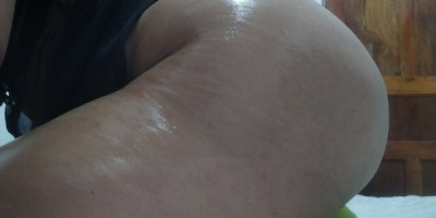 SHOW DE CULO CON ACEITE CULONA CALIENTE ME ENCANTA QUE ME VEAN COMO