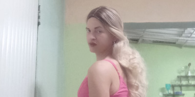 Chica caliente en busca de buenos rollos
