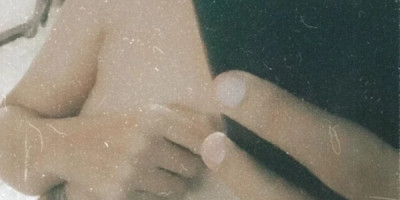 Chica joven de 20 años sexi tranquila y problemática