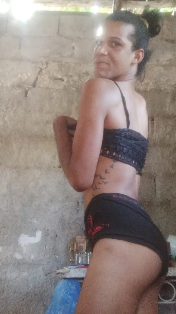 Claudia Olano Ramos Avatar Bg
