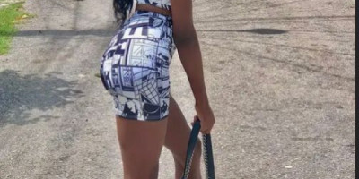 Chica disponible para ti 24 horas para relajarte