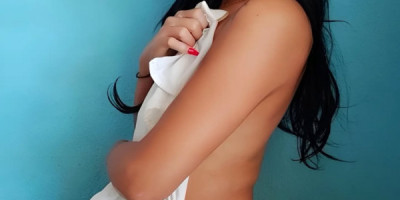 Chica Trans dispuesta a complacer sus fantasías