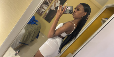 Morenita sexy para pasar tus mejores vacaciones solo extranjeros