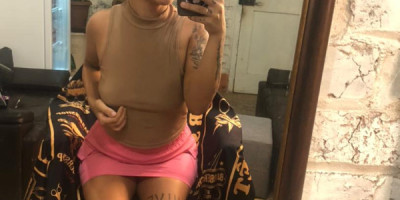 Hola soy nueva acorte me llamo doritha de 18 años bien caliente y sexi con tatuajes y limpia