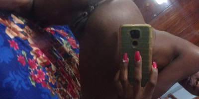 Tu negrita bombom ven a derretirte con todo este chocolate