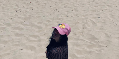 Una chinita linda de carita y espectacular de cuerpo que esperas ?