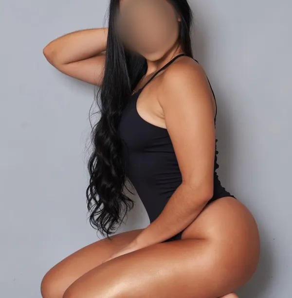 Alejandra Avatar Bg