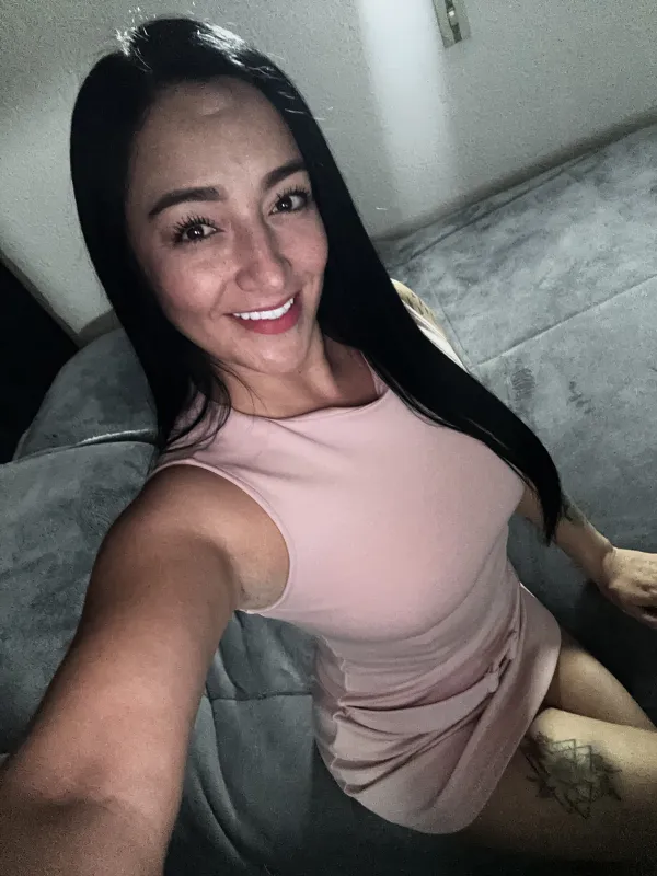 Daniela Avatar Bg