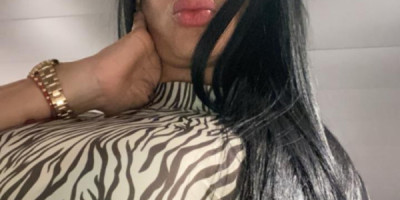 Julieta sexy colombiana recién llegada a Curazao rica cola grande y tetas para ti bombones