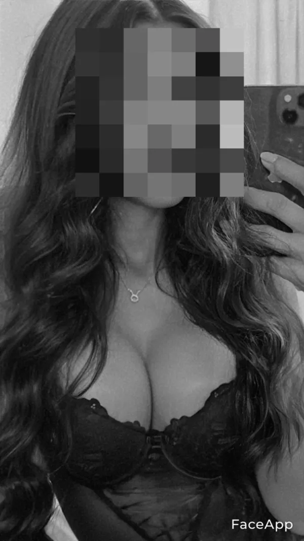 Thayná Avatar Bg