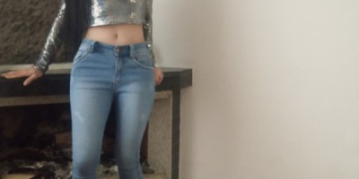 CHICA BONITA DESEA COMPARTIR LA CAMA CON UN CABALLERO SOLVENTE