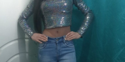 JOVEN BONITA SE ENTREGA POR DINERO A UN CABALLERO SOLVENTE