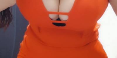 Una amante perfecta sexy dulce y sobre todo dispuesta a hacerte el amo