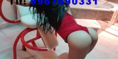 CHICA REBUENA CARIÑOSA Y QUE SABE CÓMO OTORGARTE TU PUESTO DE UN REY