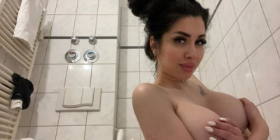 Webcam available you can chat me on WhatsApp