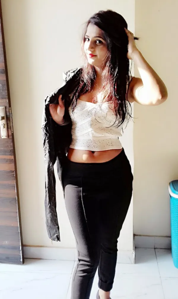 Shruti Arora Avatar Bg