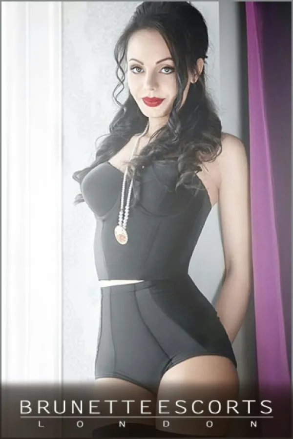 Brunette Avatar Bg