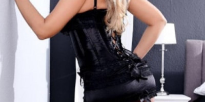 MILF Escort MILF Escort Straight blonde hair surrounded by the pretty fa