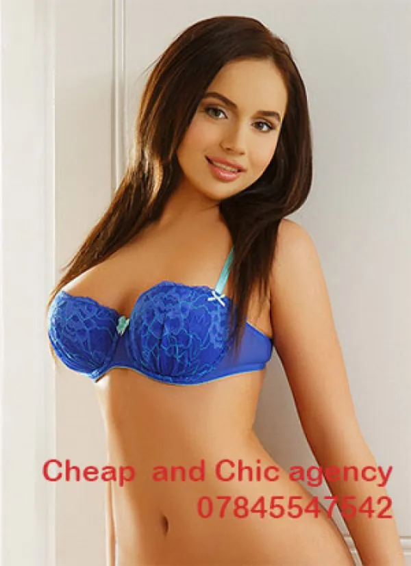 Chloe Avatar Bg