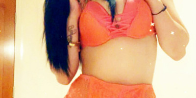 Dior high-class busty brunette escort outcalls Berkshire and Surrey