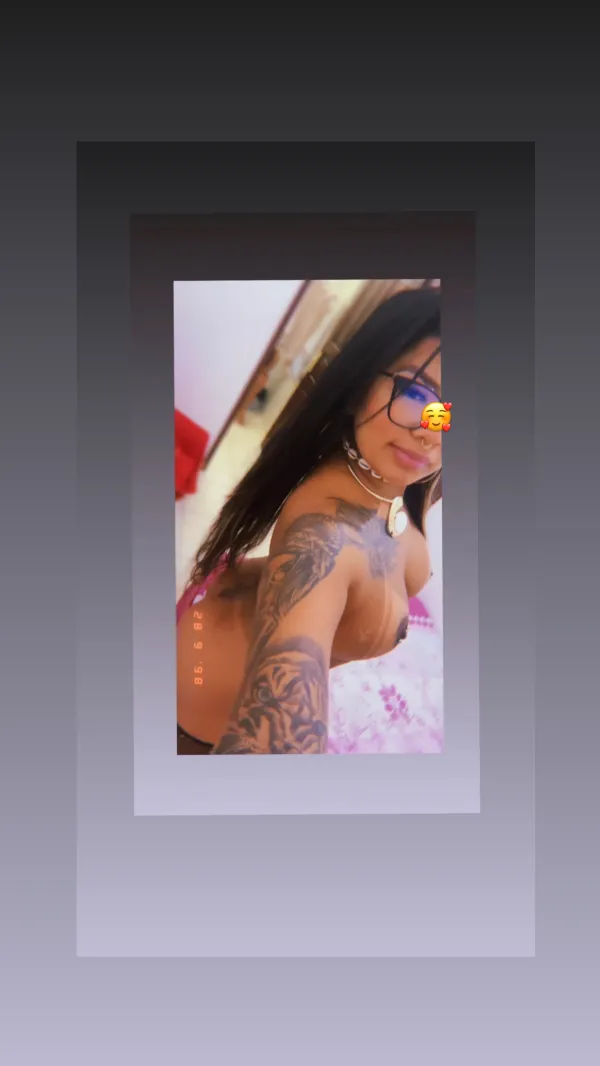 Morena Avatar Bg