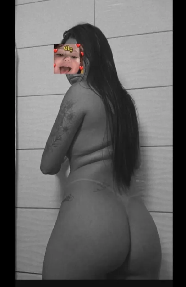 Cheirosinha E Toda Tarada Avatar Bg